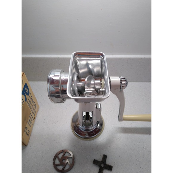 Vintage Rival 358 white Grind-O-Mat meat grinder - Picture 4 of 10